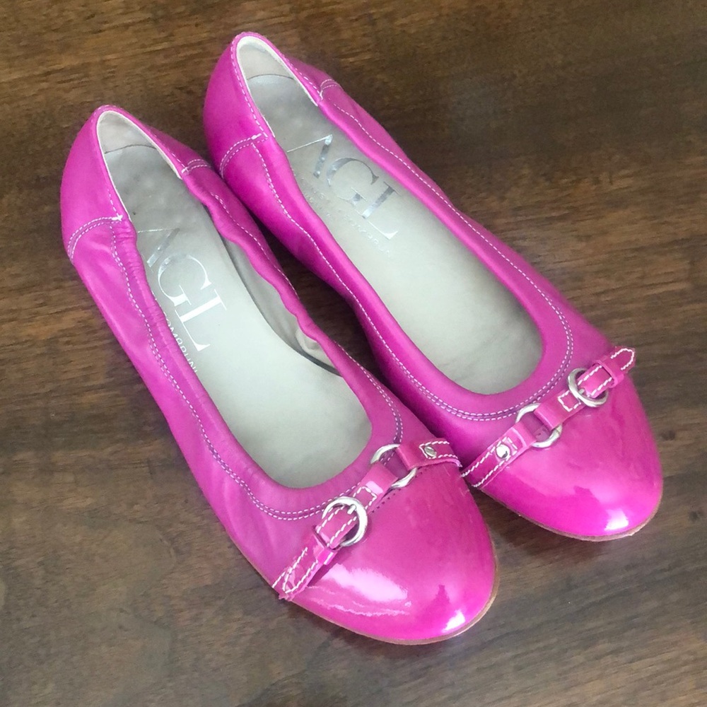 AGL Cap-Toe Ballet Flat with heel